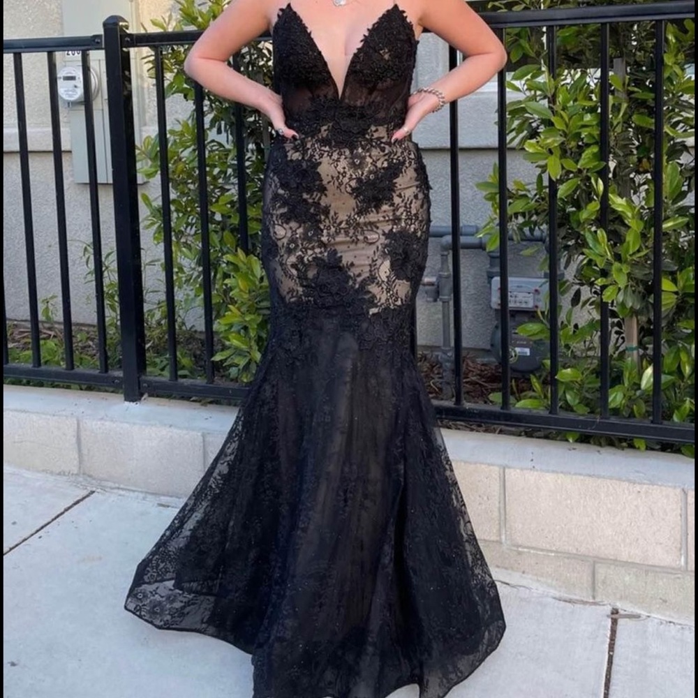 Nox & Annabel Formal Prom Dress size 4